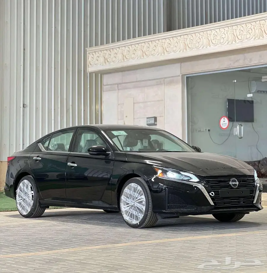 نيسان التيما نص فل SV 2025 اسود عرض خاص 6