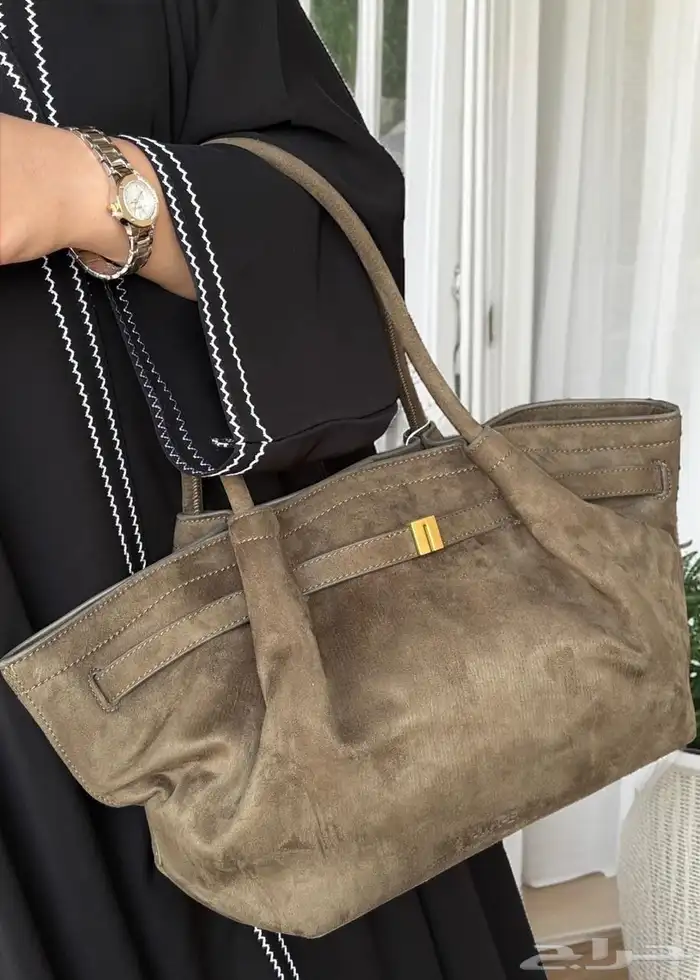 شنط توري بورش   شانيل مكياج   لاكوست  جي دبليو مع الملحقا 44