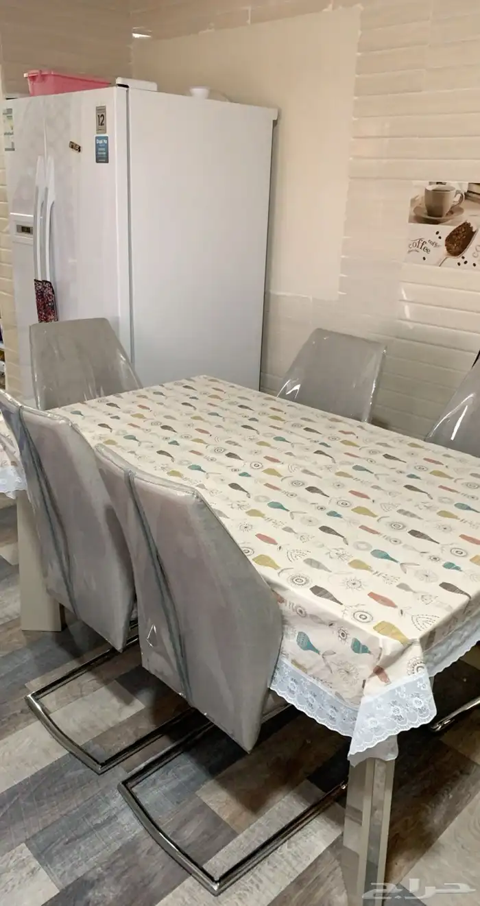 طاولة طعام 1