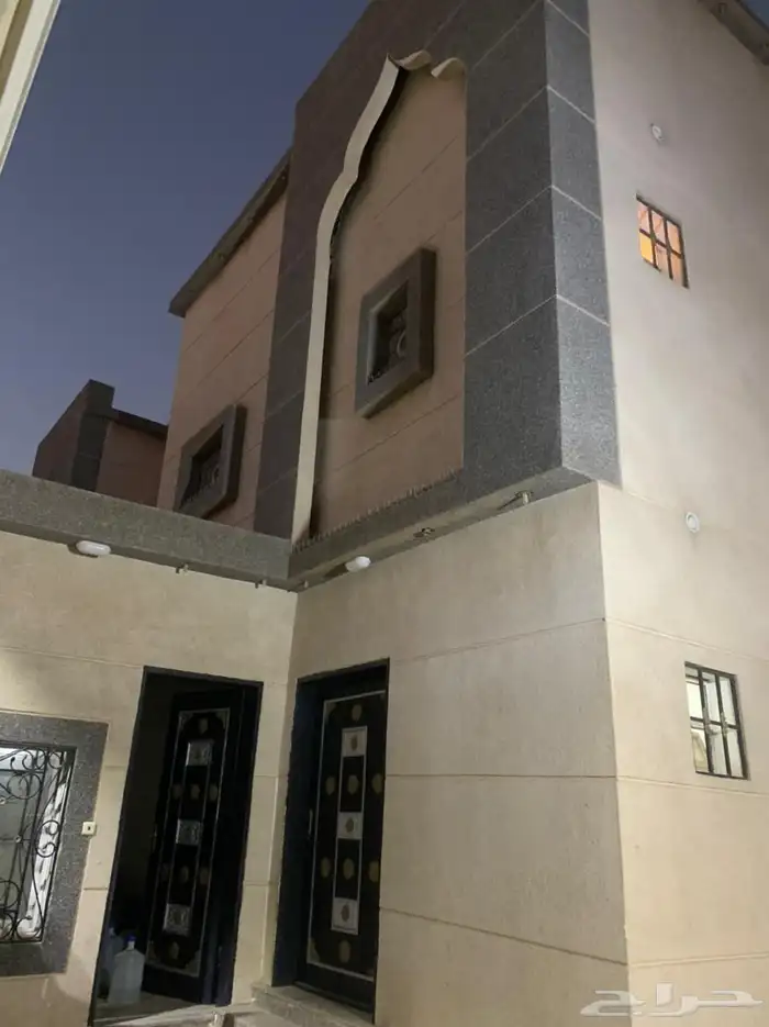 فيلا ثلاث ادوار في حي الرمال للبيع 2