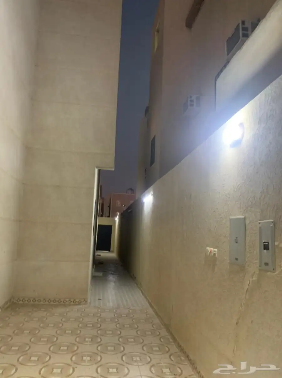 فيلا ثلاث ادوار في حي الرمال للبيع 5