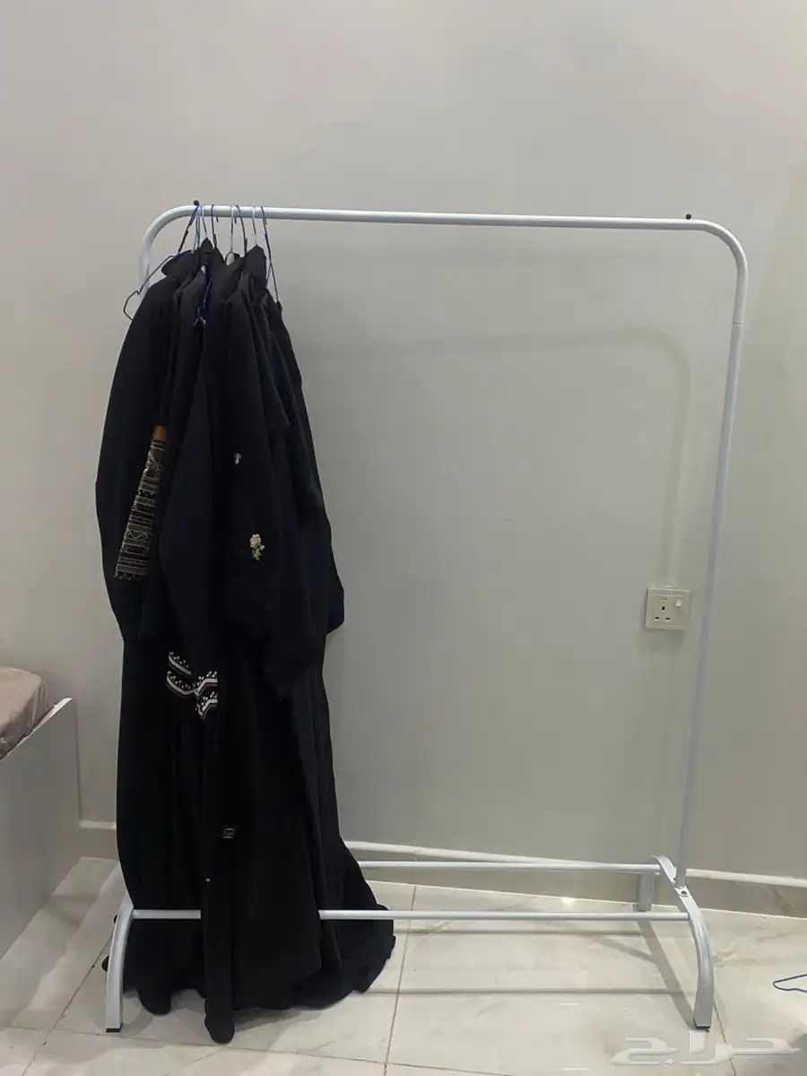 معلاق عبايات 0