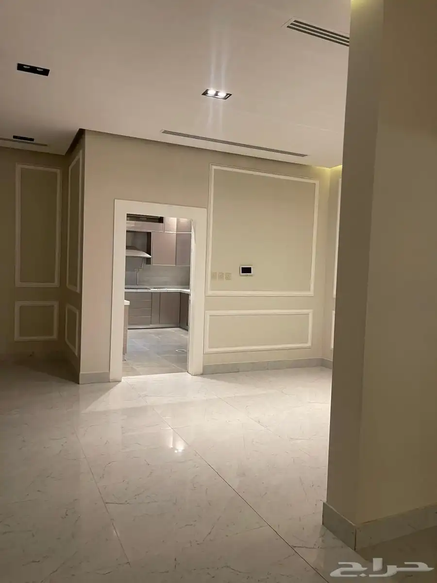 للايجار فيلا حي العارض 8