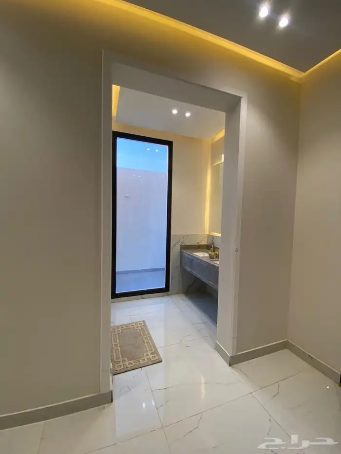 للبيع فيلا مودرن زاويه بحي الربوة الشرقيه 5