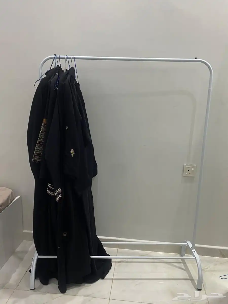 معلاق عبايات 1