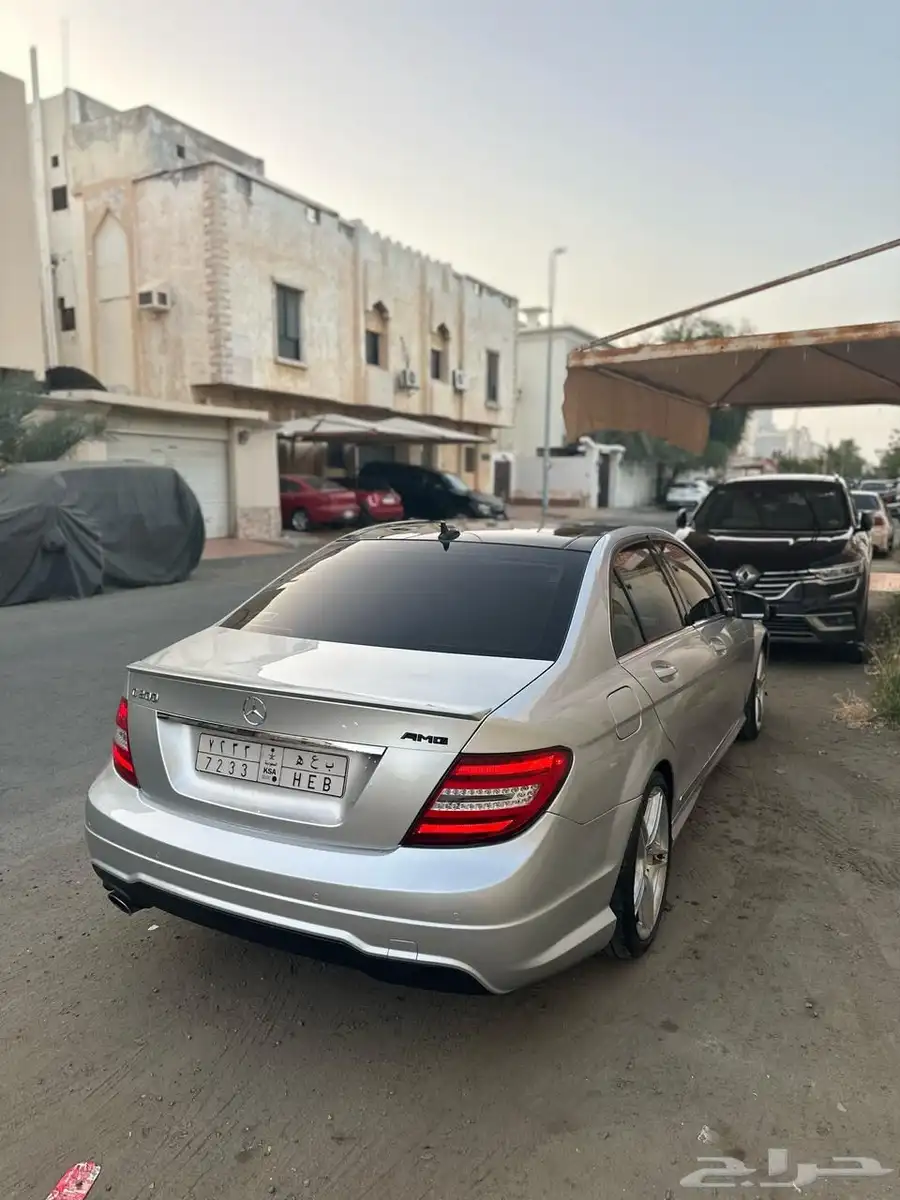 مرسيدس C200 9