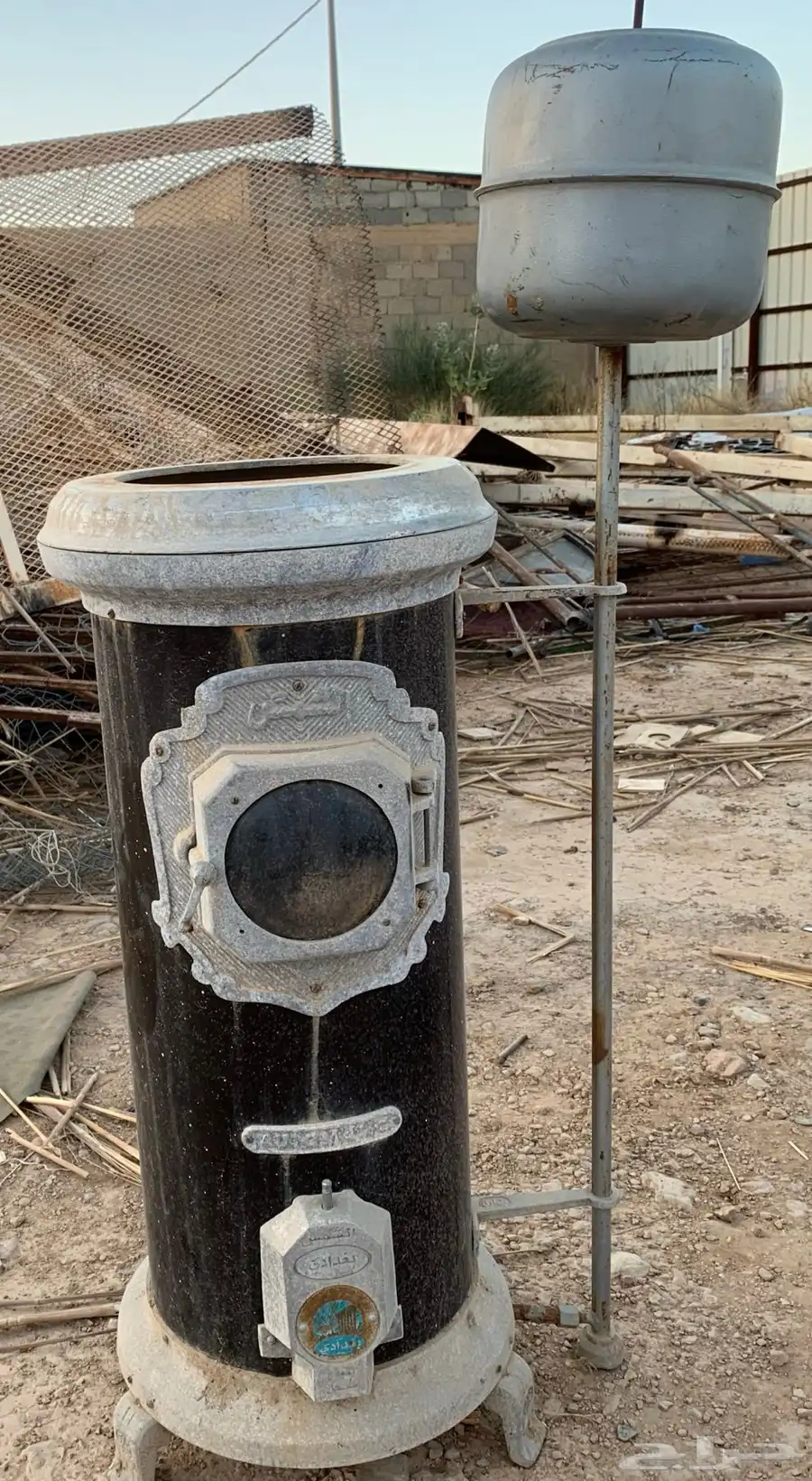 غساله نظيفه ومطور ودفايه تراثيه مدفئة ديزل معها مواصيرها 3