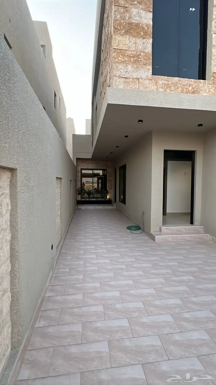 للبيع فيلا 290 متر بواحه الشرقيه مرتبه 2