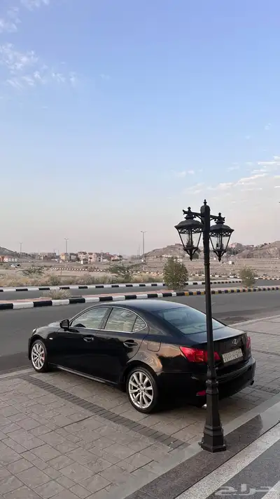 للبيع لكزس ارنوب is300 3