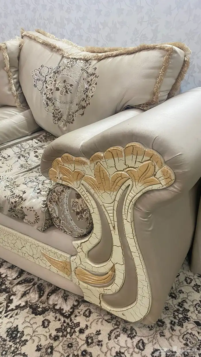 كنب للبيع او اهداء (  لأسرة محتاجة  ) 1