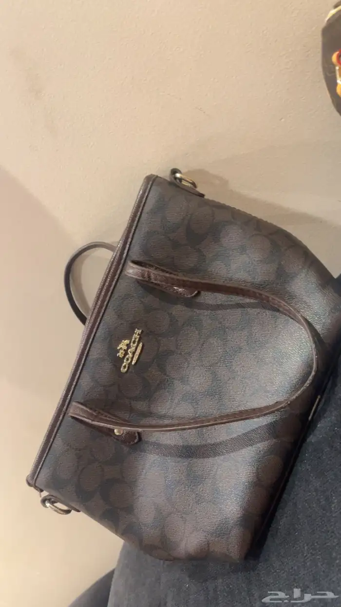 شنطه بحاله. جيده. 60 ريال. نطيفه 0