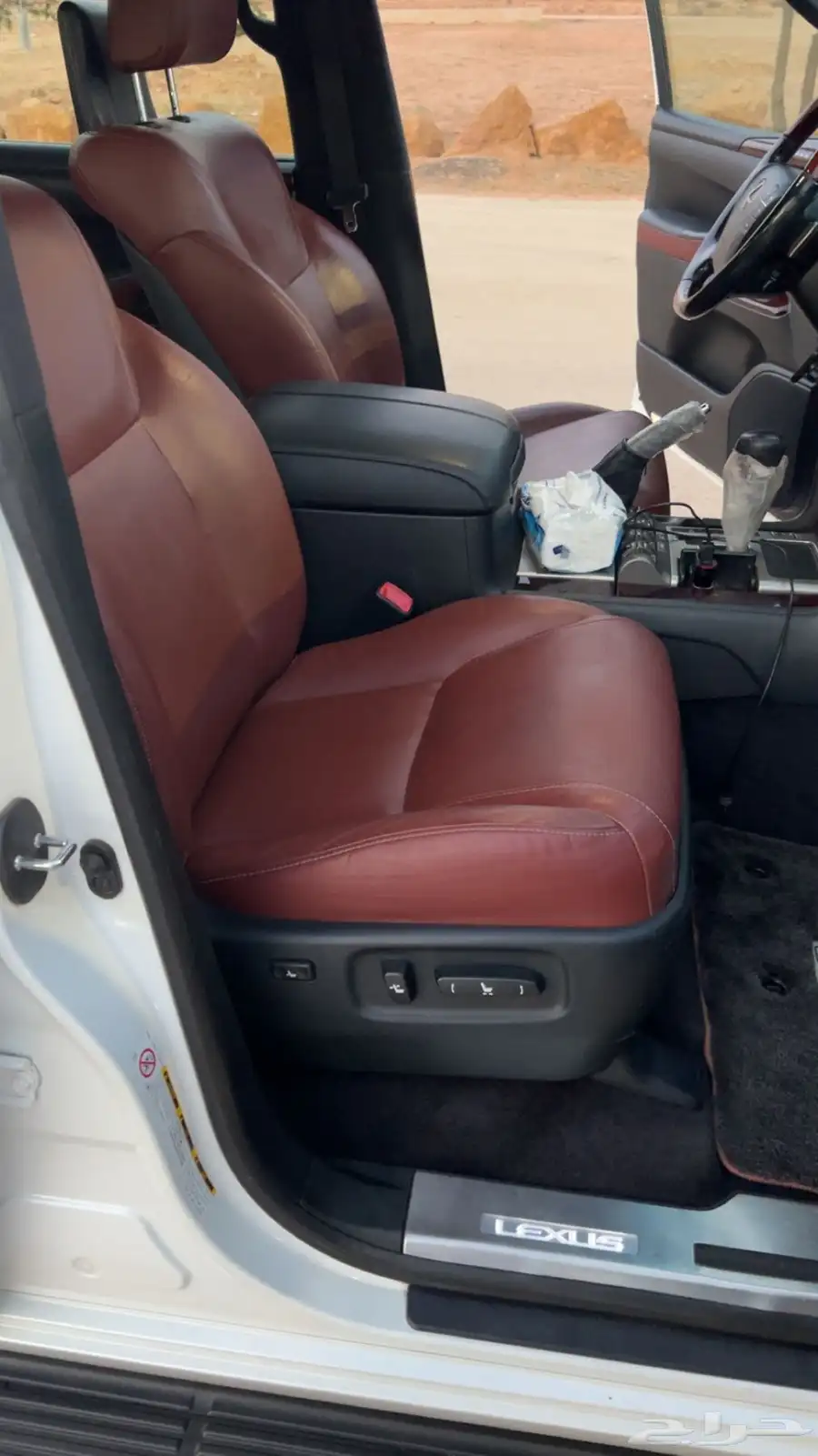 لكزس 570 LX نظيف جدا 15 9