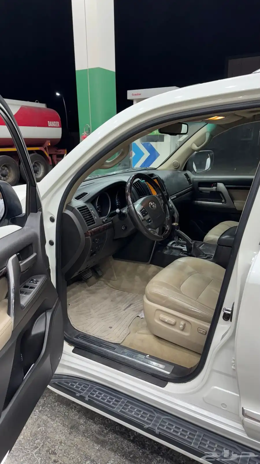 لاندكروزر VXR 2011 10
