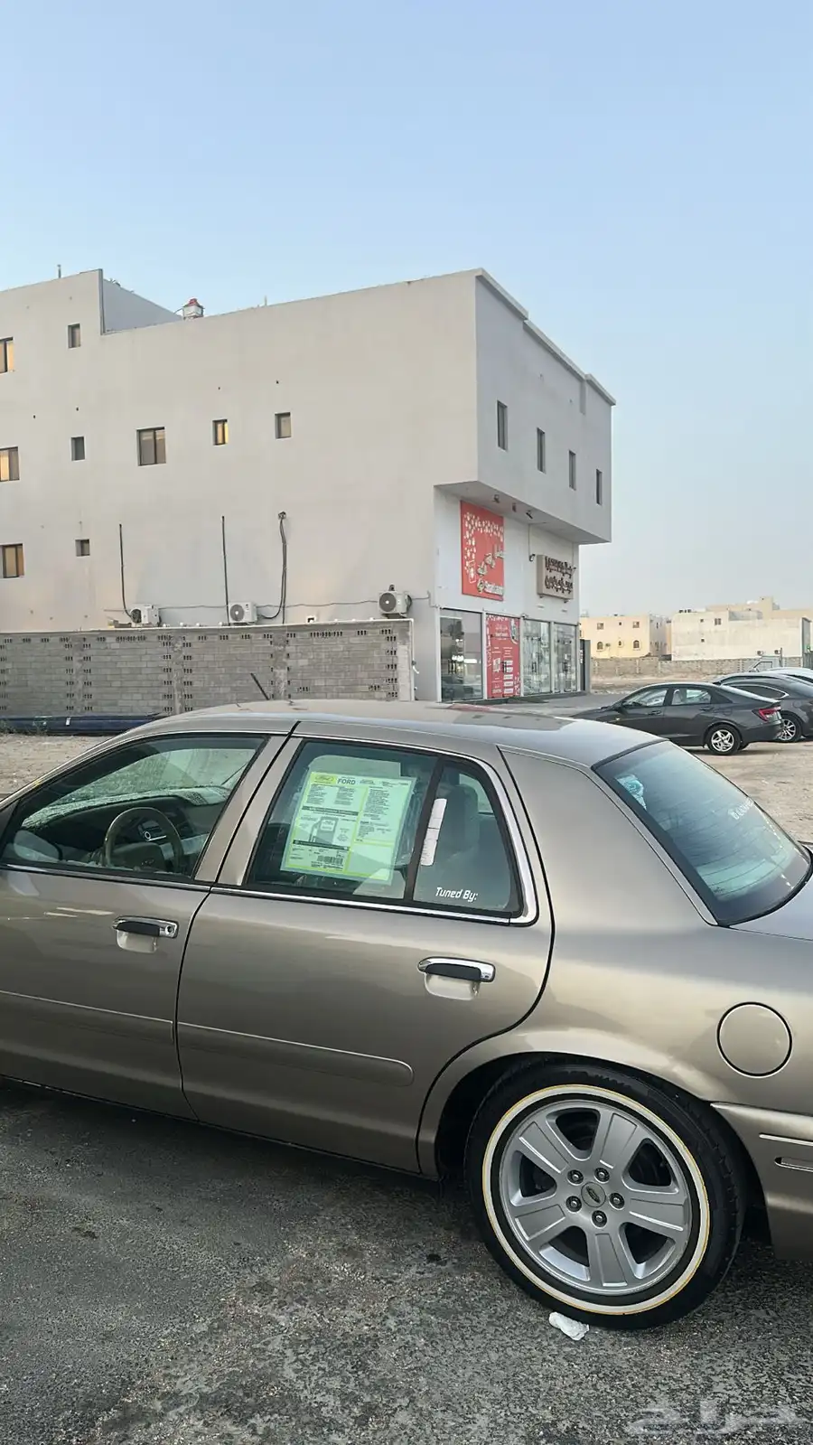 فورد كراون فكتوريا 2003 1