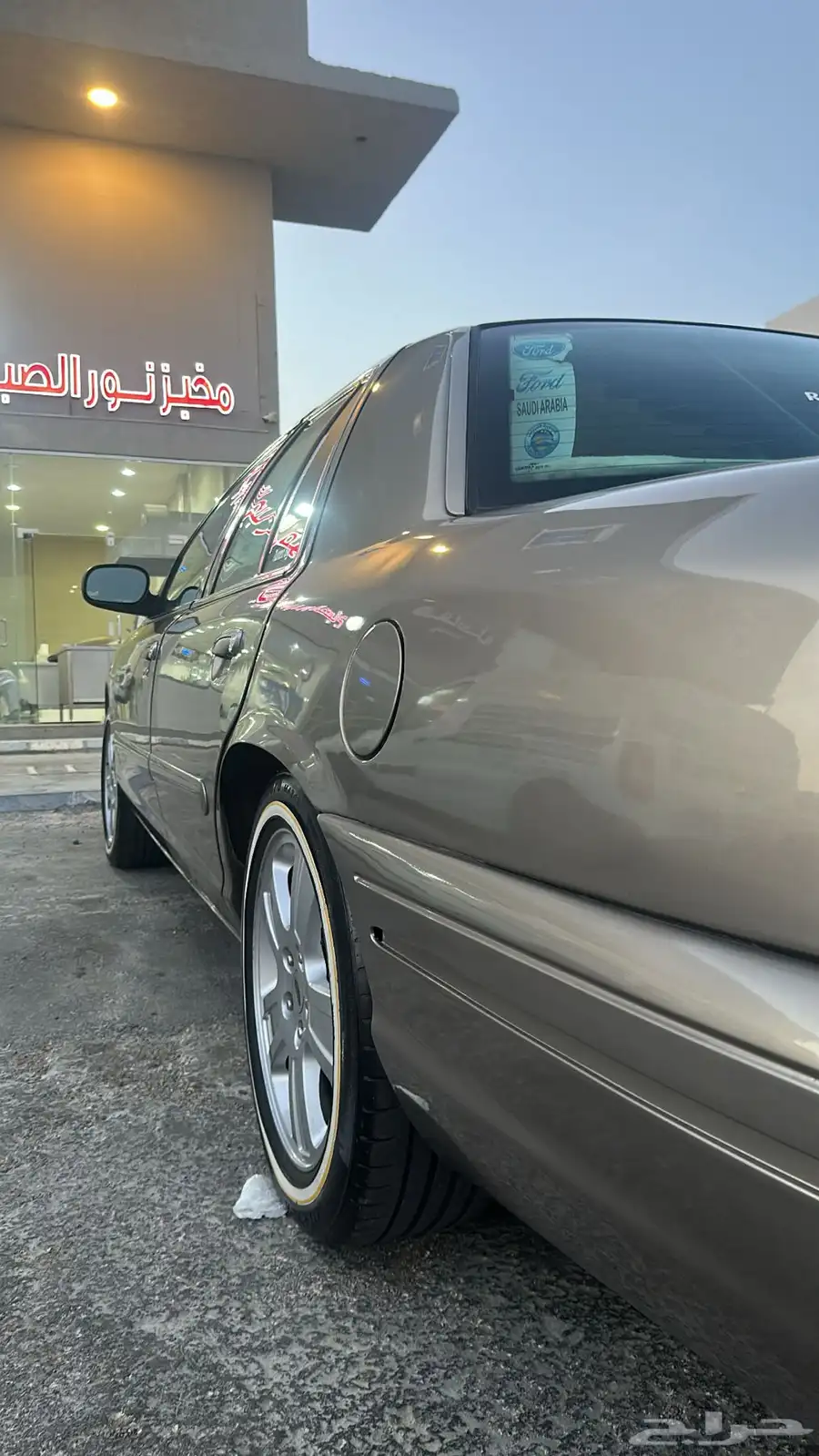 فورد كراون فكتوريا 2003 3