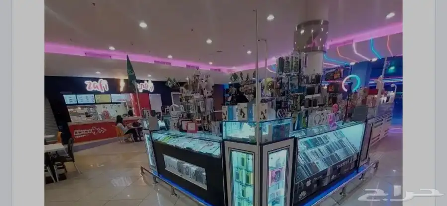 تقبيل كشك في مجمع تجاري الدمام 0