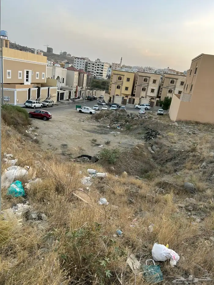 ارض في النميص مساحة 793 م شارعين 3