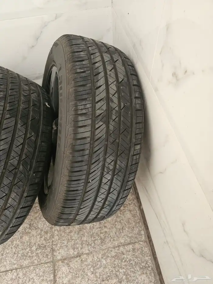 جنوط رانج روفر فالار طقم كامل مع كفرات 3
