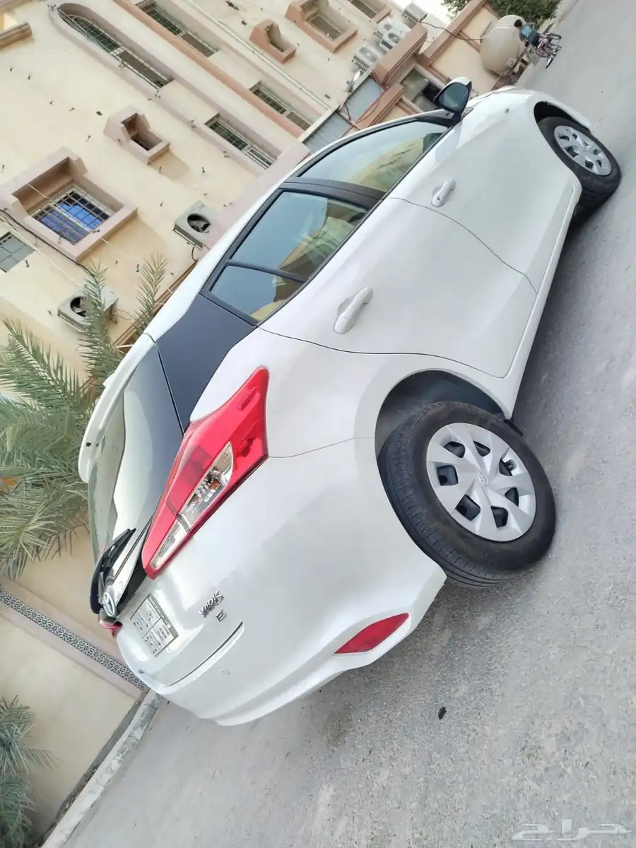 للبيع تويوتا يارس 4