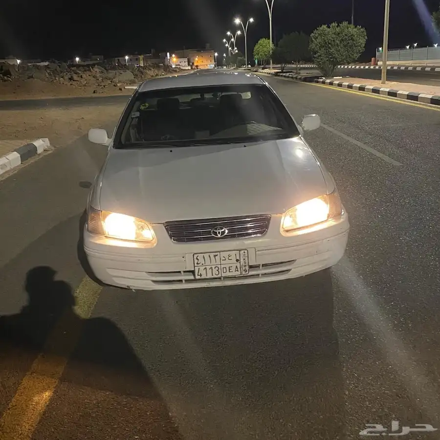 السلام عليكم عارضلكم كامري 2002 للبيع الاستماره والفحص جديد 3
