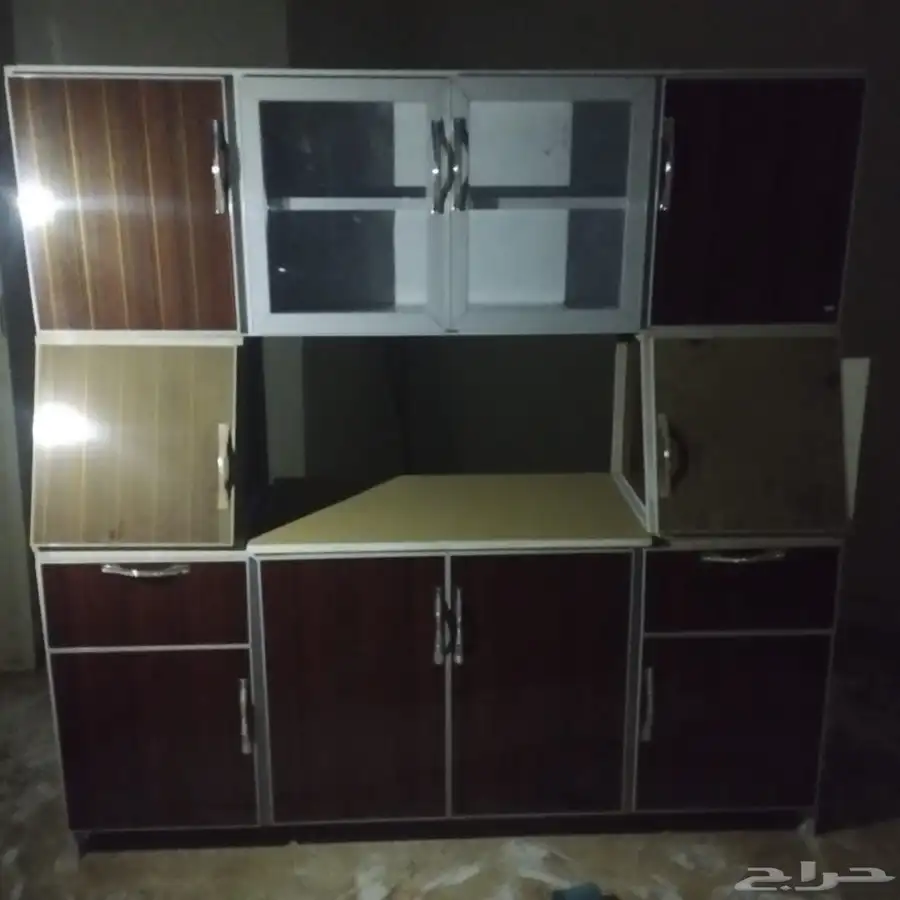 مطبخ جديد مده الاستخدام 15 يوم باقي نظيف جدا جدا اخذته 900 0