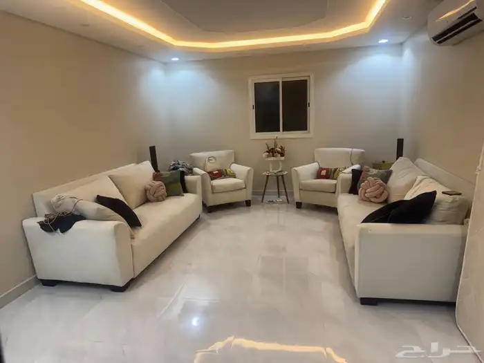 كنب ايكيا مرتب ونظيف جدا جدا خالي من اي عيوب 2