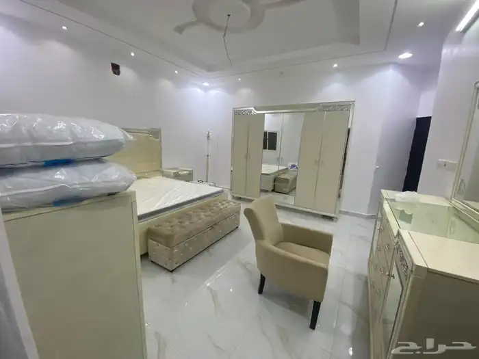 غرفة نوم مكونة من 9 قطع 2