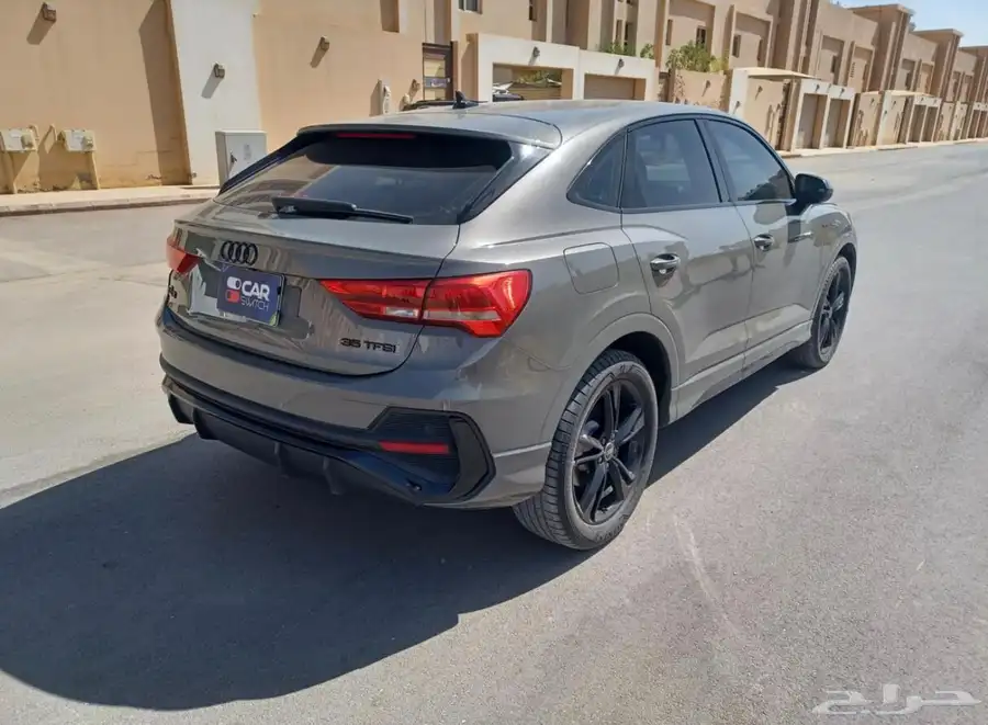 Audi Q3 sport line Black edition 18
