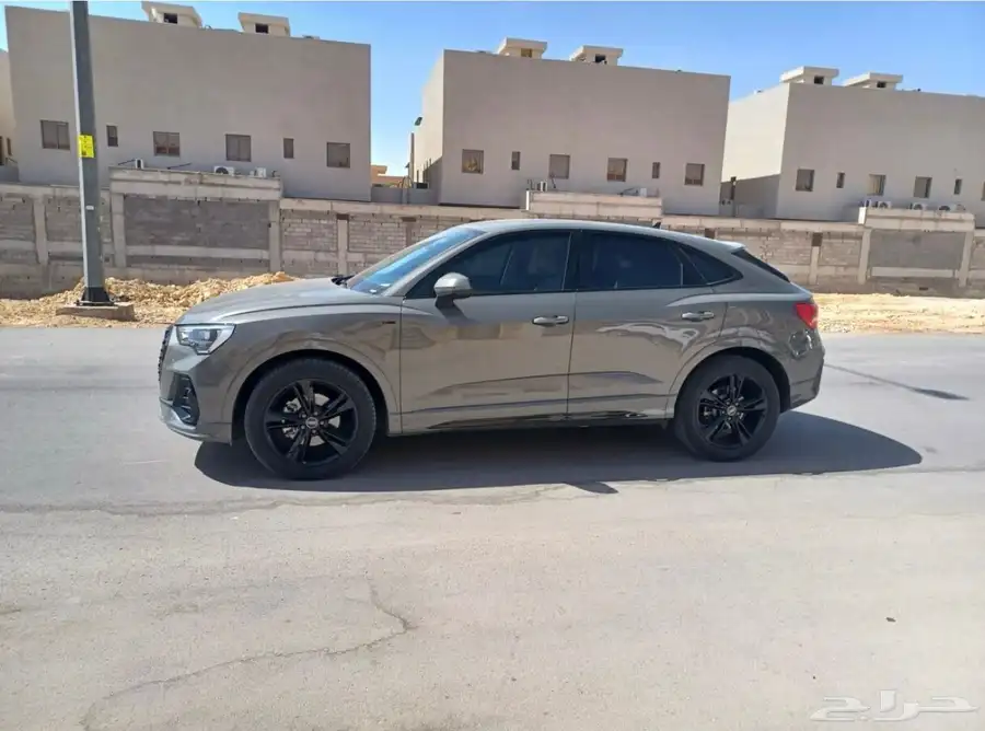 Audi Q3 sport line Black edition 15