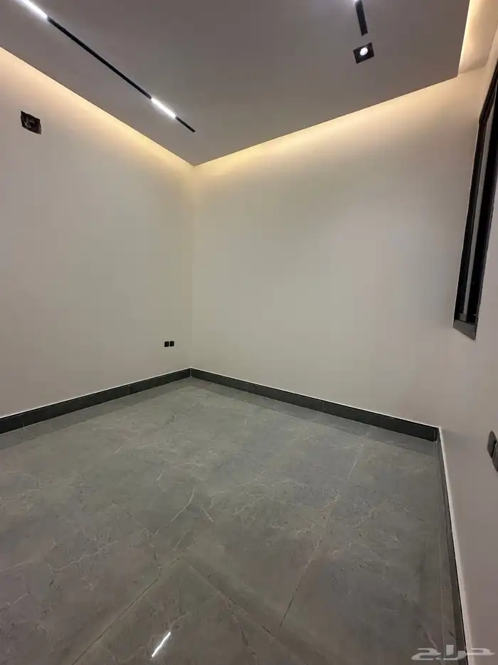 فيلا للبيع في حي البيان 7