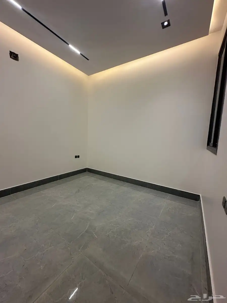 فيلا للبيع في حي البيان 7