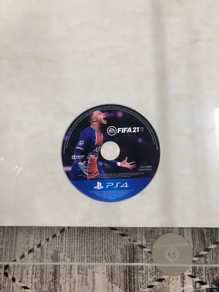 ps4 يجي مع السوني بلك وبس 3 وفيفا21 وفيفا23 4