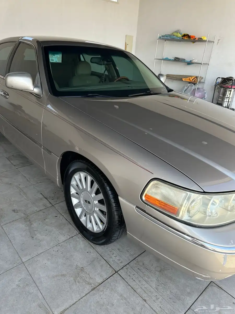 لينكون تاون كار 2003 للبيع 1