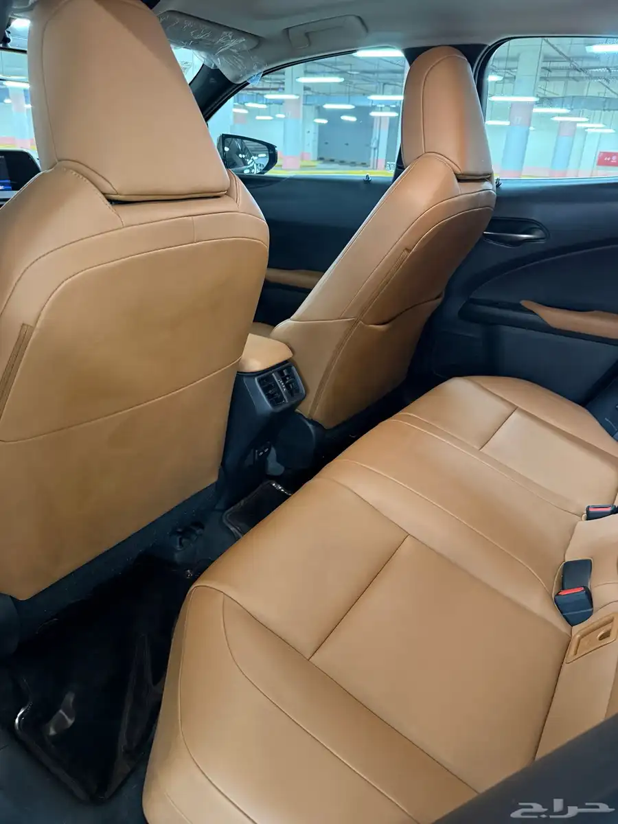 لكزس UX200 AA موديل 2021 - سعودي 12