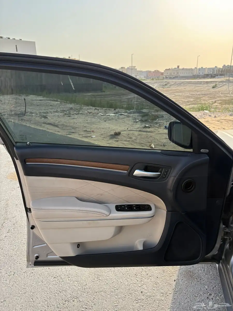 كرايسلر 2015 فل كامل اكتزتيف V8 10