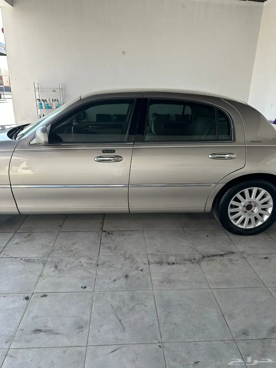 لينكون تاون كار 2003 للبيع 3