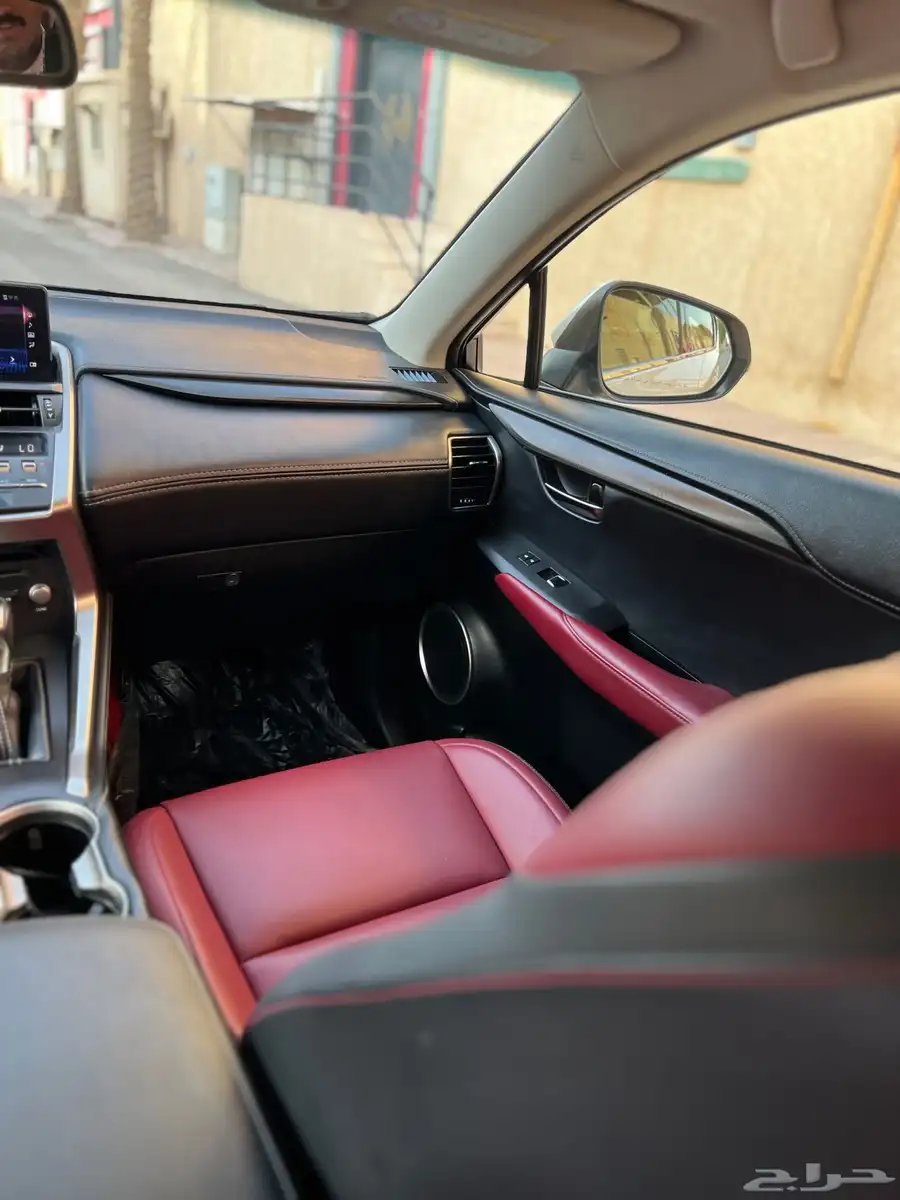 لكزس NX 2020 35