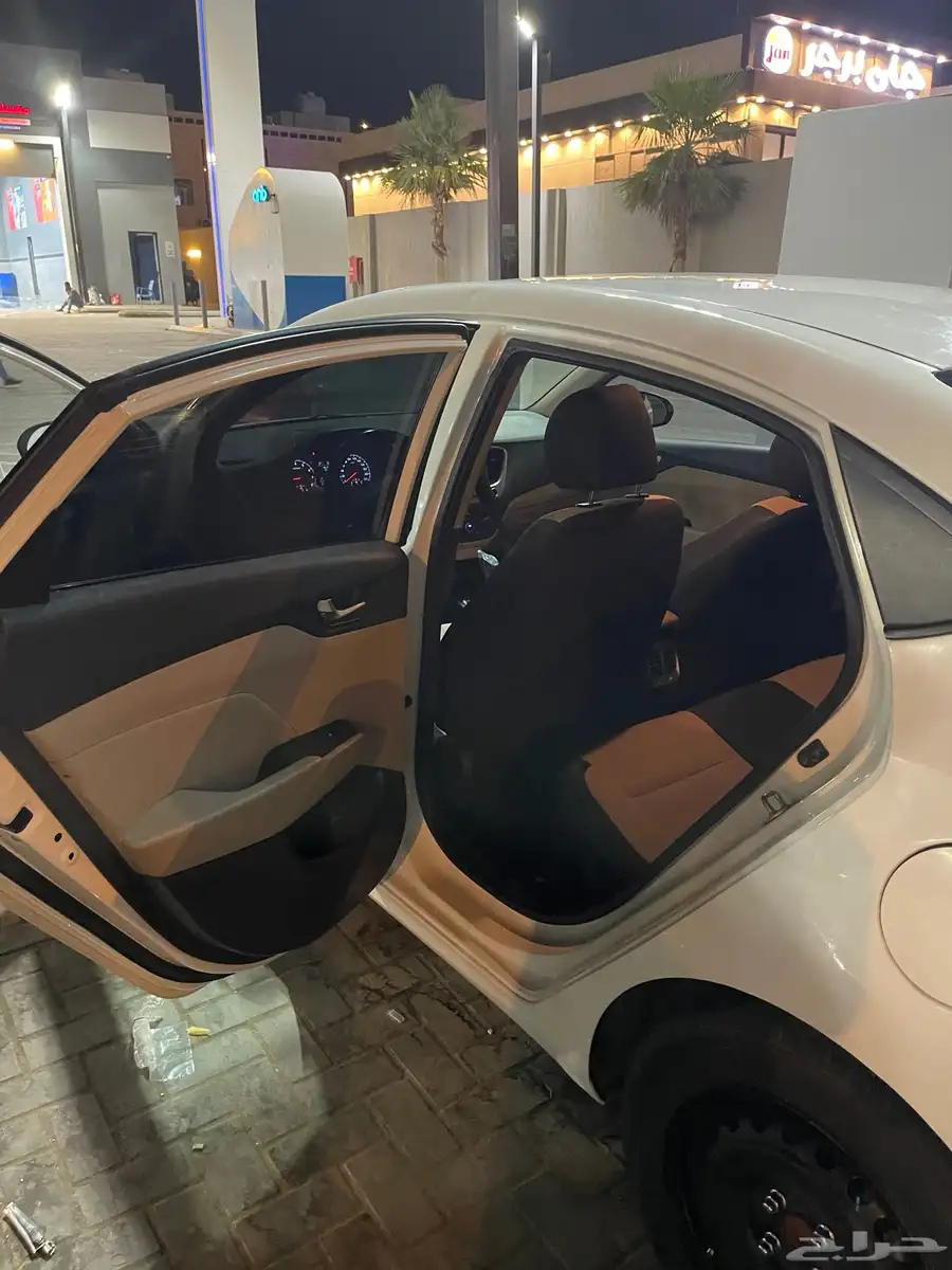 اكسنت 2019 أبيض 4