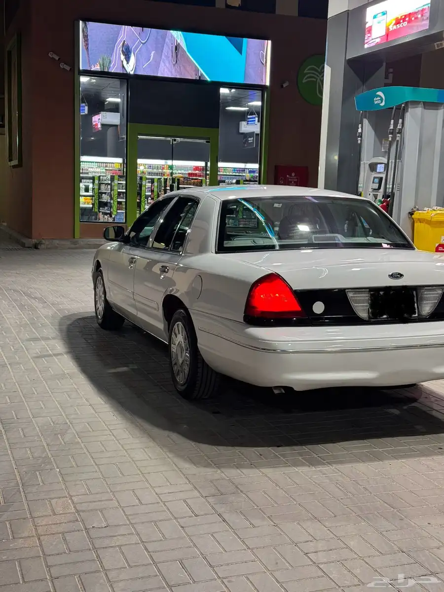 فورد كراون فكتوريا 2003 9