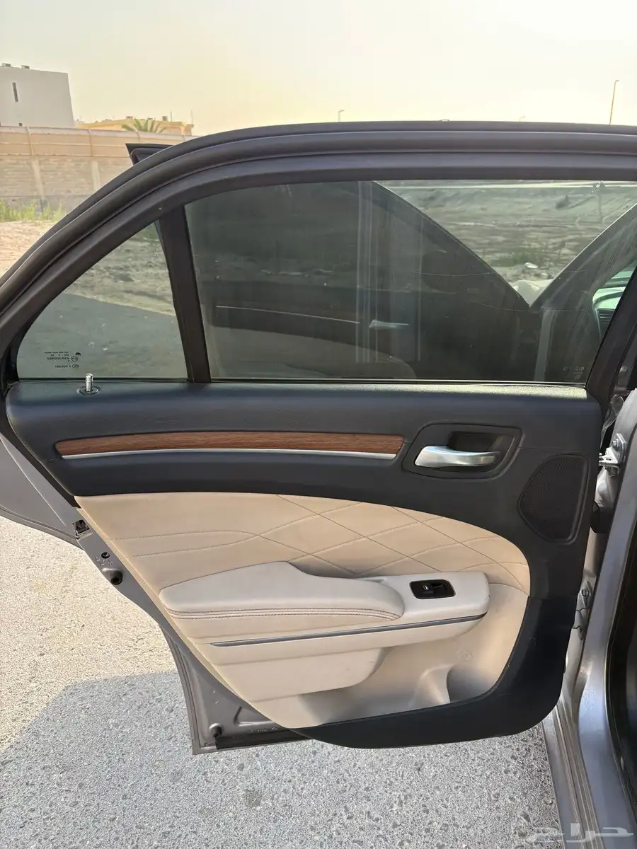 كرايسلر 2015 فل كامل اكتزتيف V8 11