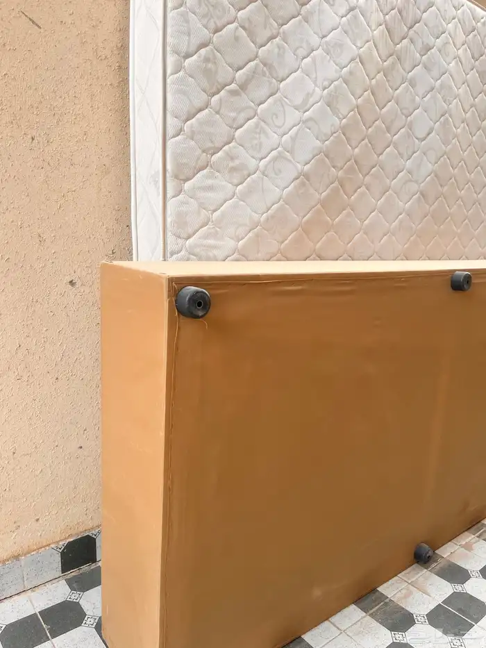 اثاث سرير للبيع 3