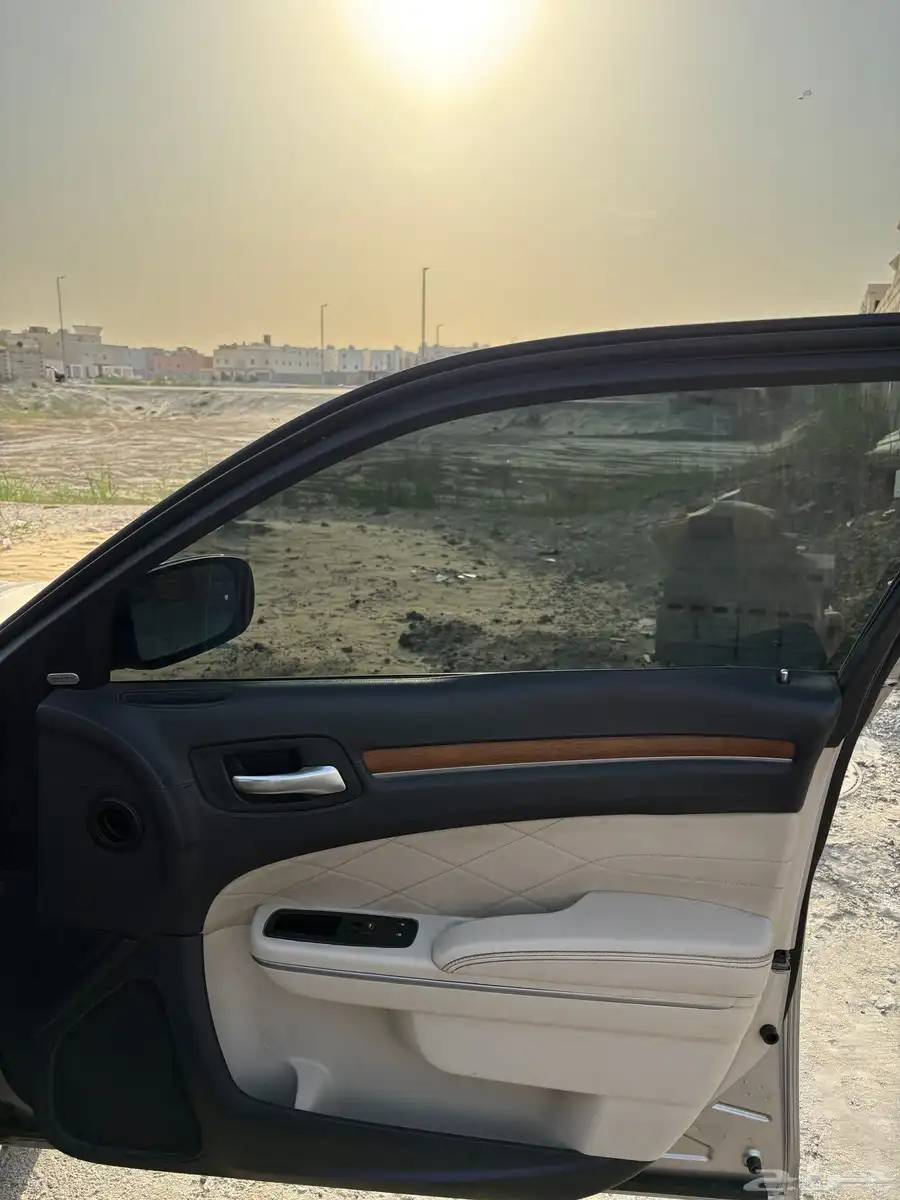 كرايسلر 2015 فل كامل اكتزتيف V8 15