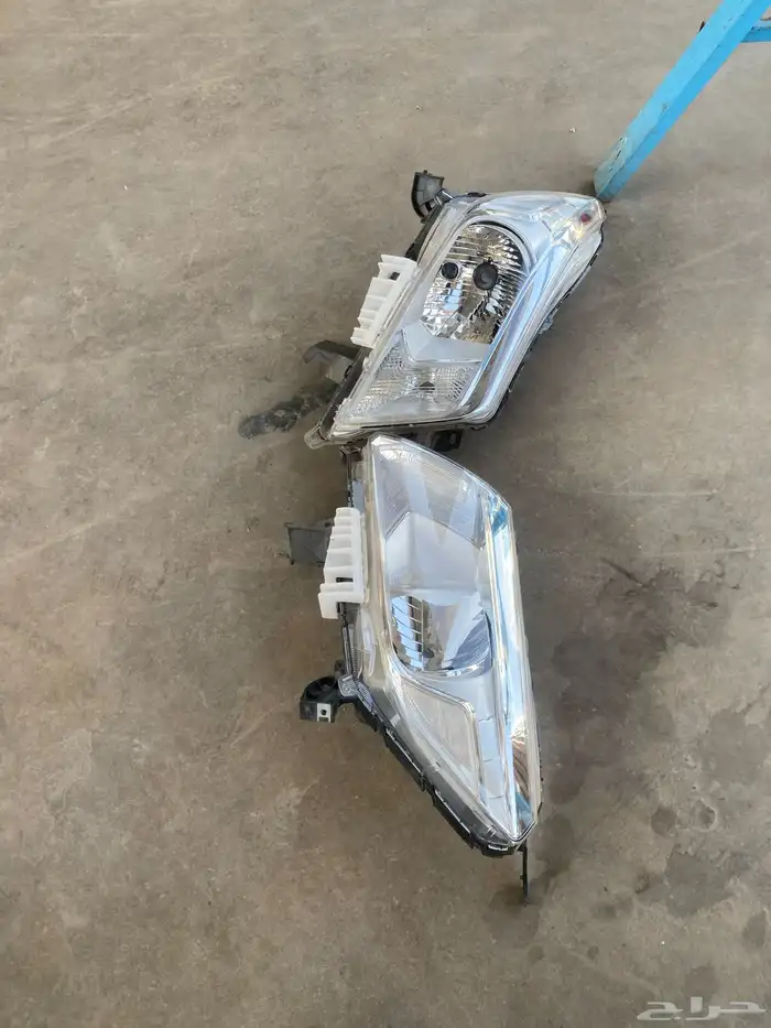 شمعات نيسان نافارا 2022 2