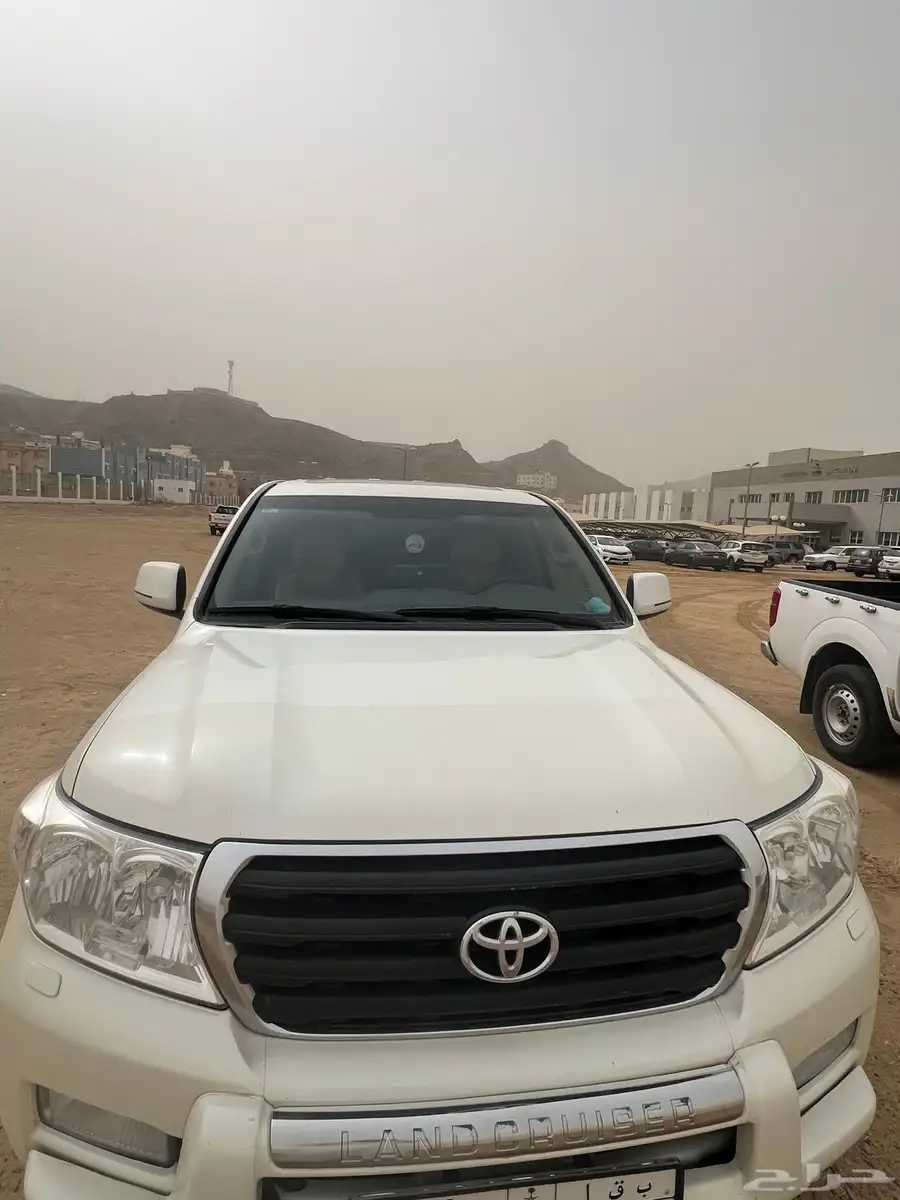 لاندكروزر GXR 2011 2