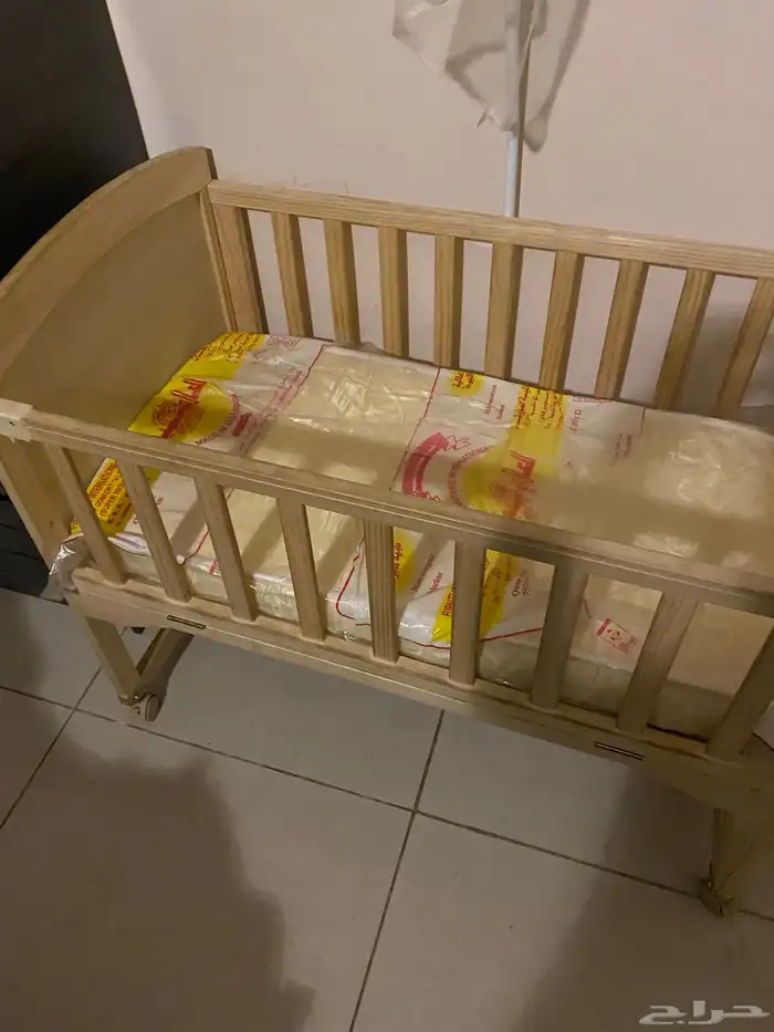 سرير اطفال 2