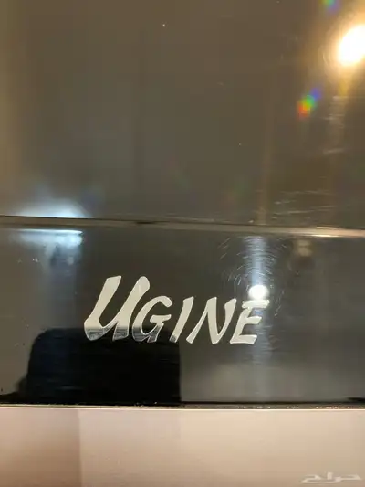شاشة UGINE نظيفة دقة 1080 فول اتش دي صوت محيطي 60 هرتز210واط 10