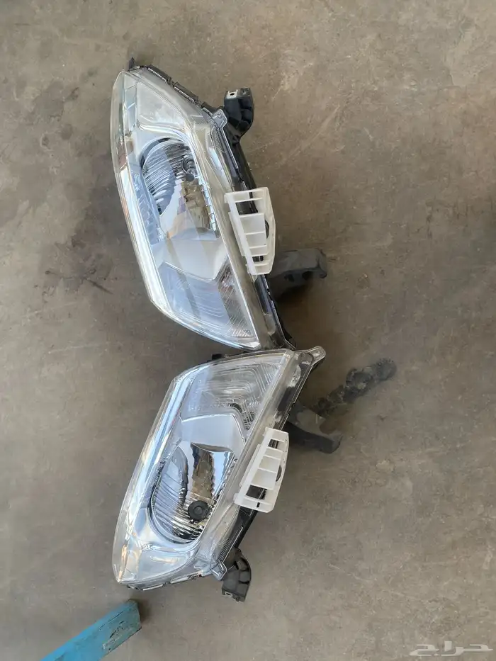 شمعات نيسان نافارا 2022 0