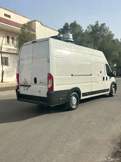 بيجو بوكسر 2018 مجهز تراك فود 3