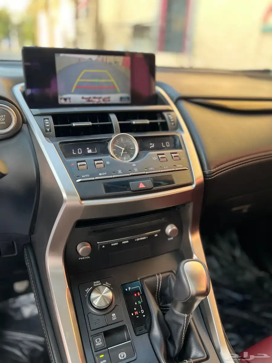 لكزس NX 2020 29