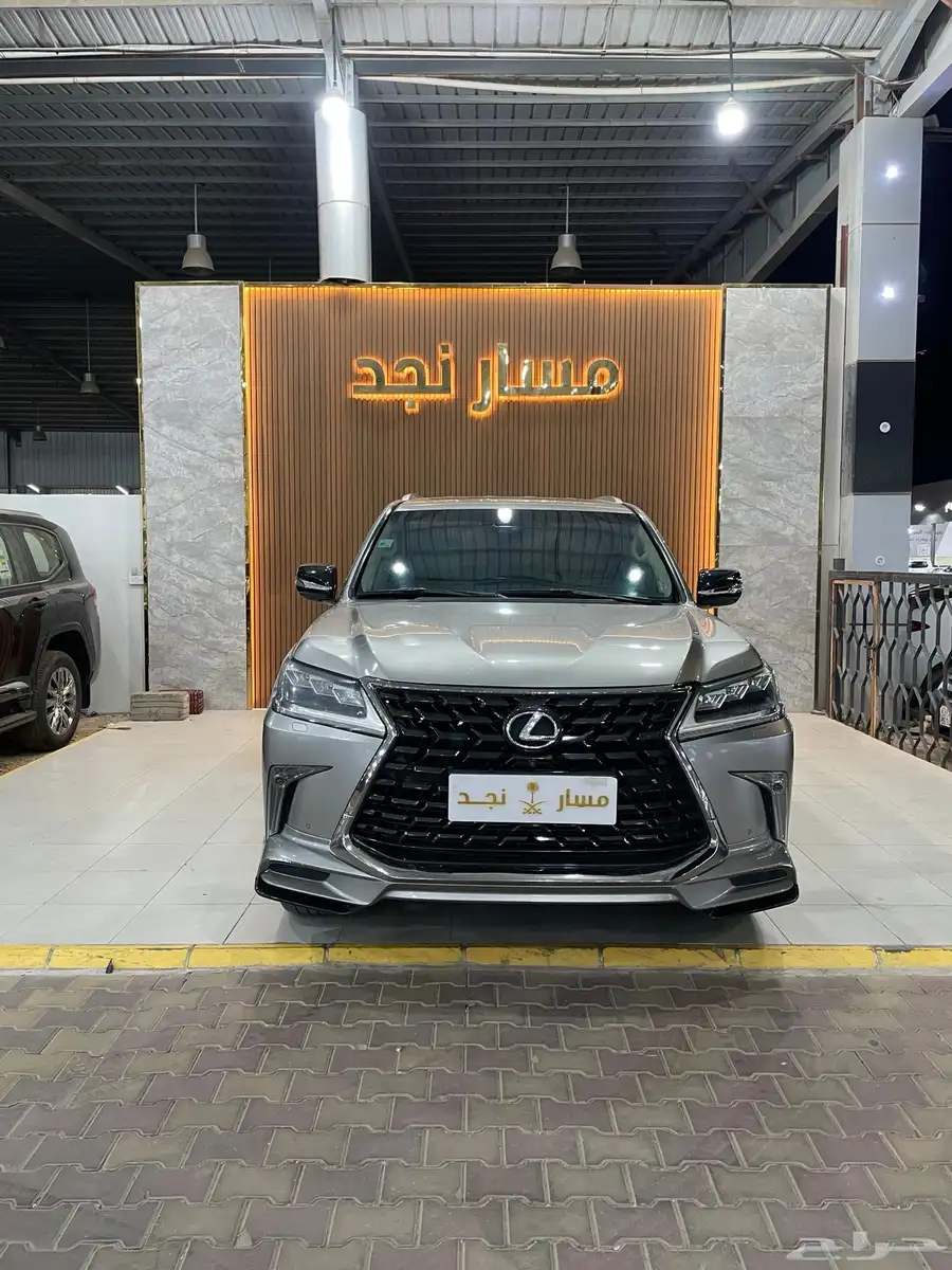 لكزس LX570 موديل 2016 (AD) 1
